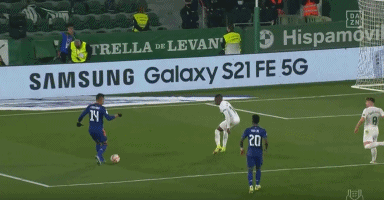 [中超]李帅一记传中球 莱昂纳多门前包抄破门