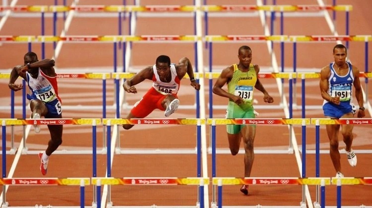 梅西再创历史！现场领取劳伦斯2大奖项：感谢巴黎